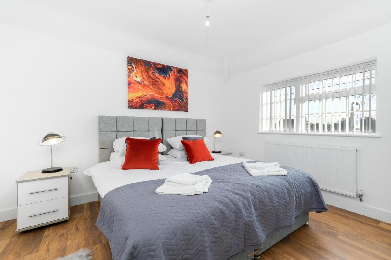 Pinewood Studios, Iver Slough Heathrow 1 & 2 Bedroom Apartments With Parking By Arista Living Exterior photo