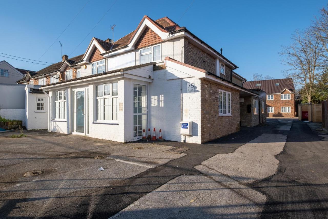 Pinewood Studios, Iver Slough Heathrow 1 & 2 Bedroom Apartments With Parking By Arista Living Exterior photo